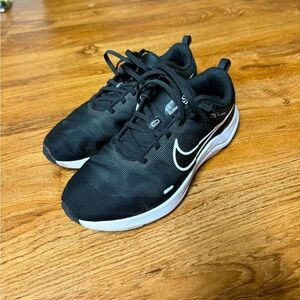 Nike downshifter 12 sneakers